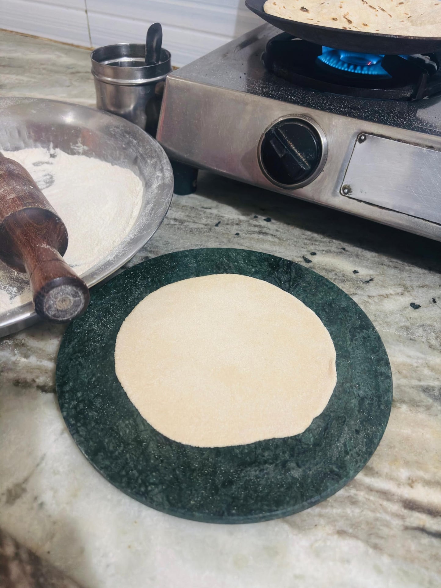 Luxe Craft 9 Inch Marble Chakla Green Stone | Handcrafted Roti Maker Board for Chapati, Puri, Dough Rolling | Heavy Weight Non-Slip Chakla for Indian Kitchen Cooking