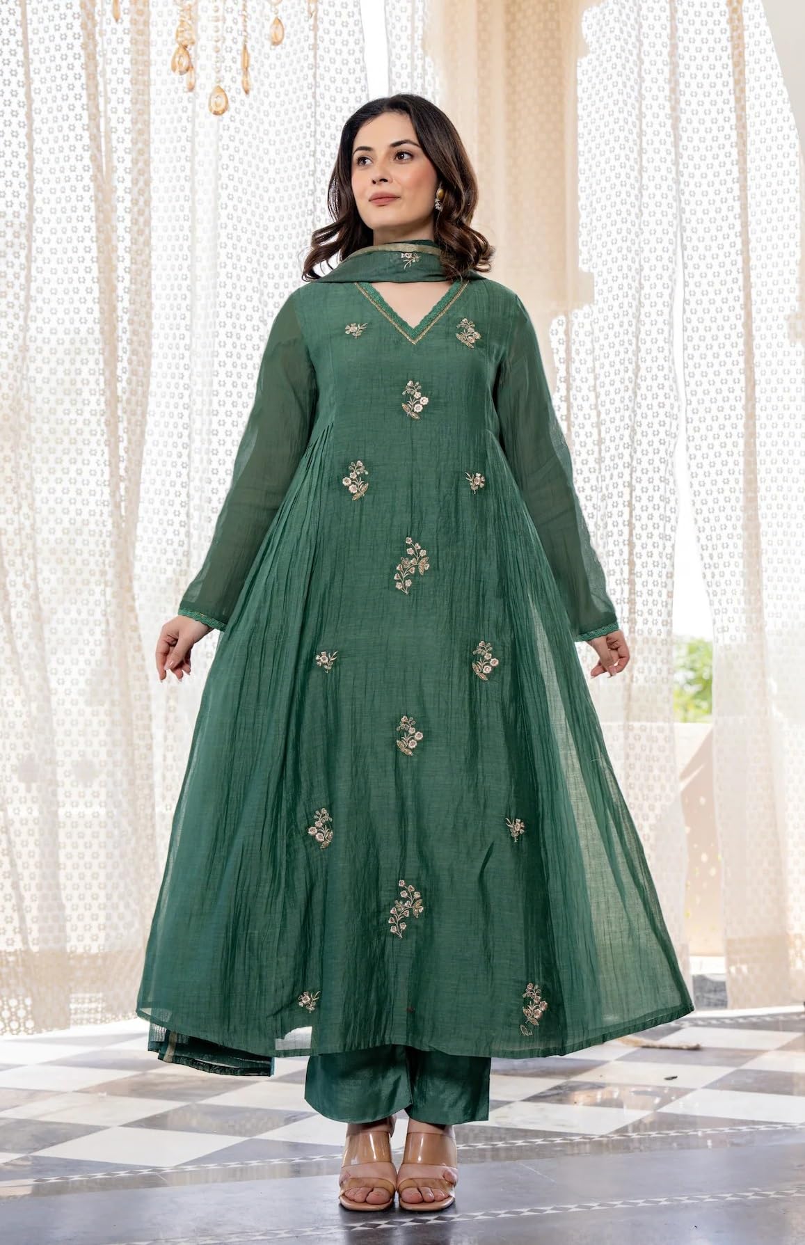 KLOSIA Women Embroidery Solid Anarkali Kurta and Pant Set with Dupatta Green