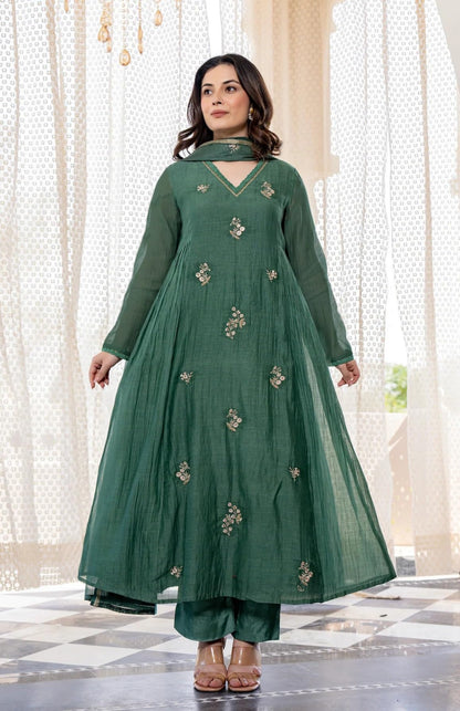 KLOSIA Women Embroidery Solid Anarkali Kurta and Pant Set with Dupatta Green